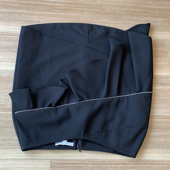 Chelsea &Walker asymmetrical bottom blk mini skirt - Picture 9 of 16